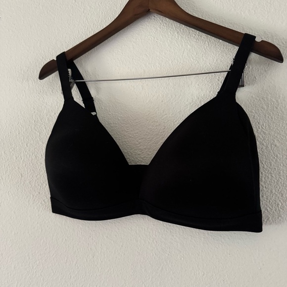 Auden LIKE NEW Black Lightly Lined Wire-Free Natural Shape Smoothing Bra 38DD - Picture 3 of 13